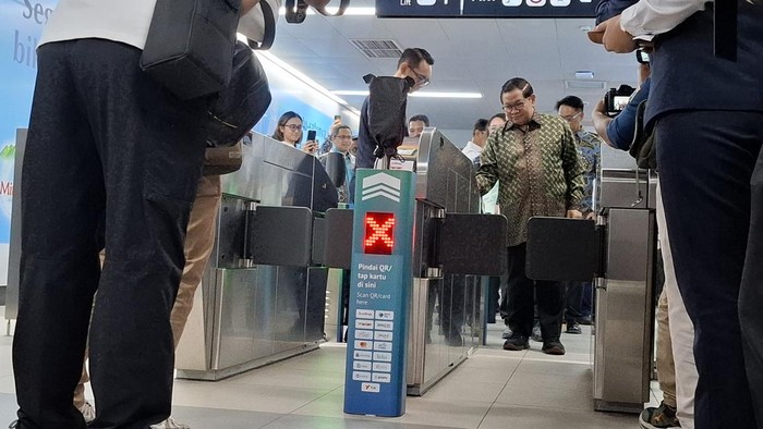 Pramono Senang Kartu Kredit Bisa Tap In dan Tap Out di MRT Jakarta, Sebut Layanan Sudah Sejajar Tokyo